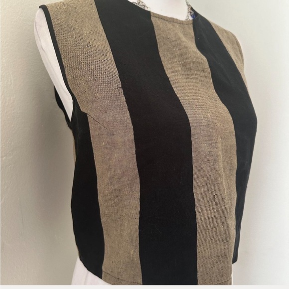 Ali Golden Cropped Linen Tank Top - Picture 6 of 6